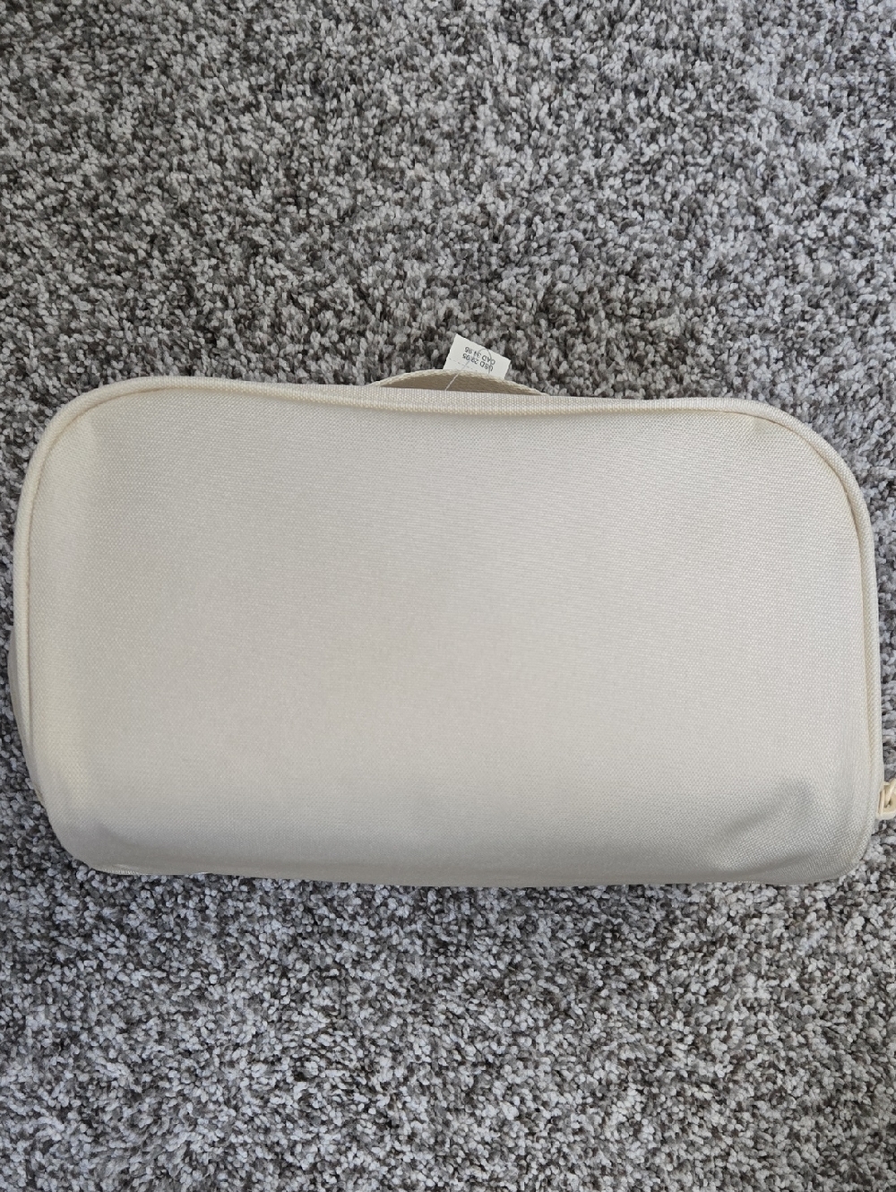 Offline By Aerie Travel Case - Picture 8 of 8